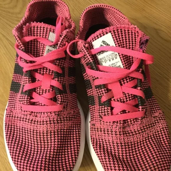 Running Shoes - Picture 1 of 8